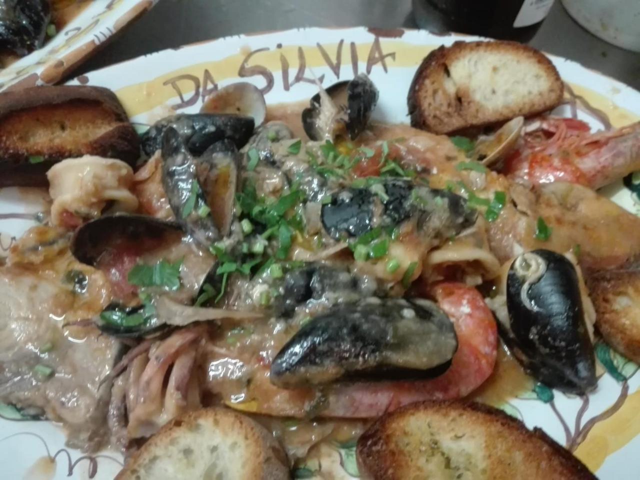 Pensione S. Antonio Ristorante Silvia フルチ・シークロ エクステリア 写真